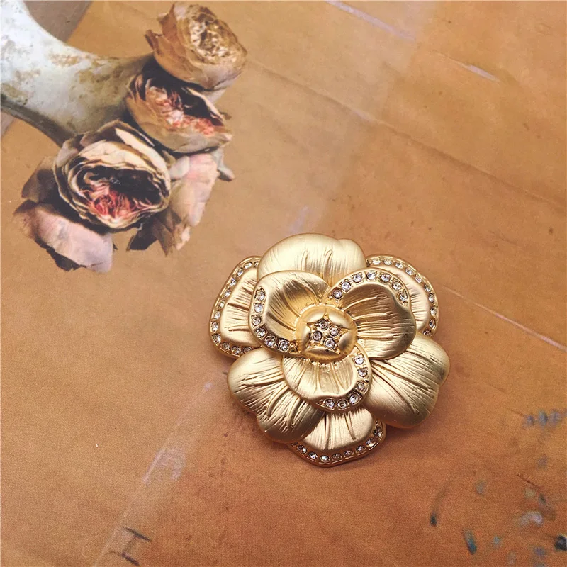 Vintage Matte Gold Color Baroque Style Pin Brooch Antique Palace Pearl Woman Party Retro Corsage Brooches Accessories - Image 3