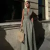 Women Elegant Solid Half Zipper A-line Dresses Fashion Round Collar Sleeveless Pleated Slim Dress Female Casual High Street Robe
