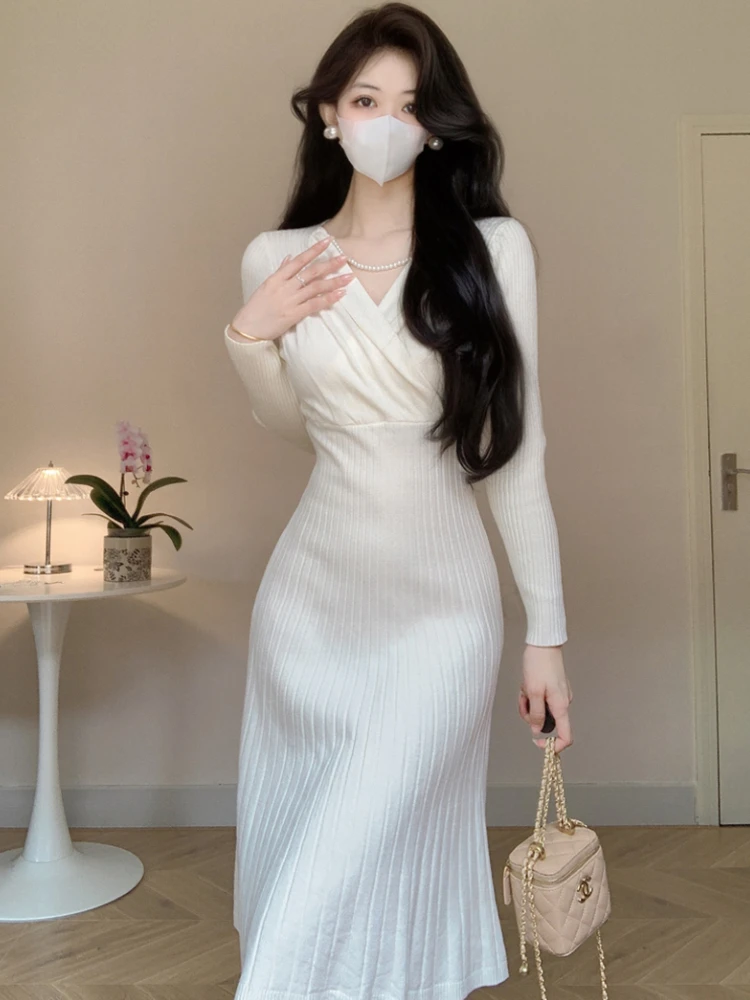 Vintage Sexy V-neck Pearl Knitted Sweater Dress Ladies Autumn Winter 2023 New Style Soft Knitting Midi Dresses Women Robe