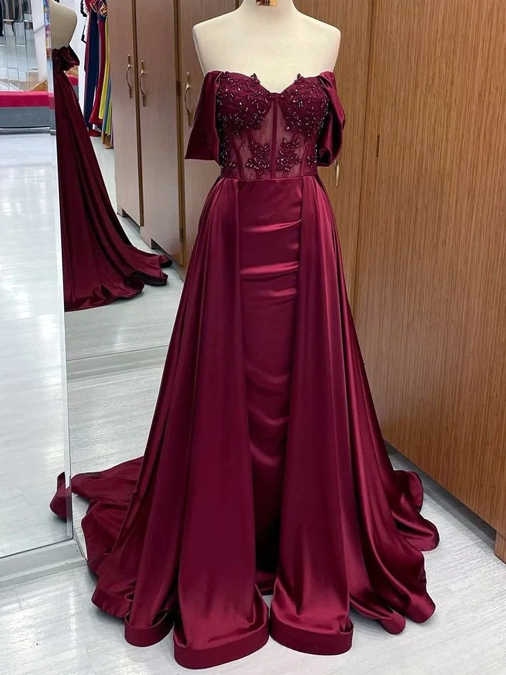 Burgundy Satin Mermaid Sweetheart Evening Dresses Pleats Elegant Vestido Longo Off The Shoulder Lace Beads Prom Party Gowns