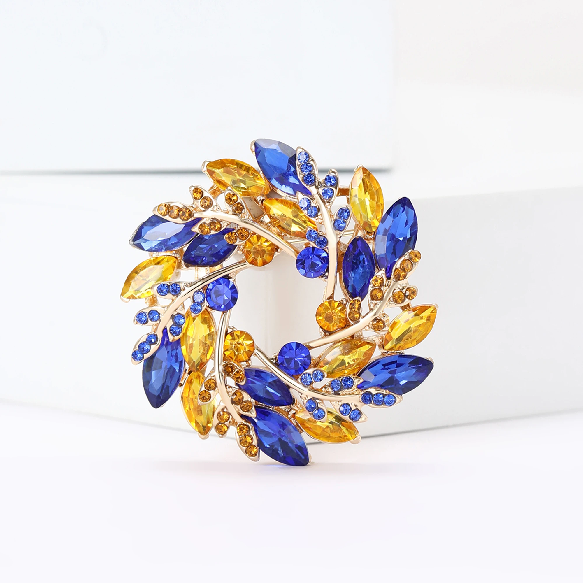 Rhinestone Wheat Ear Wreath Brooches for Women Unisex Glass Botanical Pins Event Party Backpack Decoration Clothes Accessories