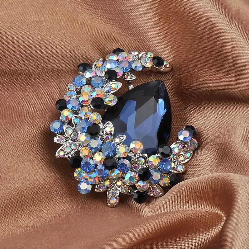 Luxury Elegant Women's Temperament Crystal Moon Brooch Jewelry Accessories Personality Lady Atmosphere Pin Brooch For Women