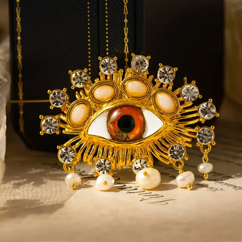 Medieval Funny Eye Pearl Brooch Luxury Coat High Men's and Women's Accessories Corsage Creative Tassel Pin for Banquet