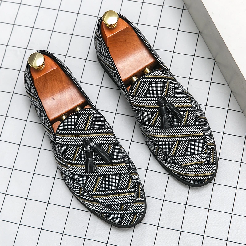 Fashion Men Loafers Slip on Tassel Casual Dress Driving Shoes Classic Comfy Original Boat Shoes Luxury Designer Shoes Flat Shoes