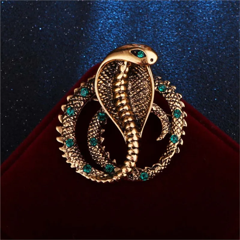 New Original Personality Retro British Metal Pins Snake Brooch Jewelry Luxury Lapel Pin Badge Brooches for Men Accessories
