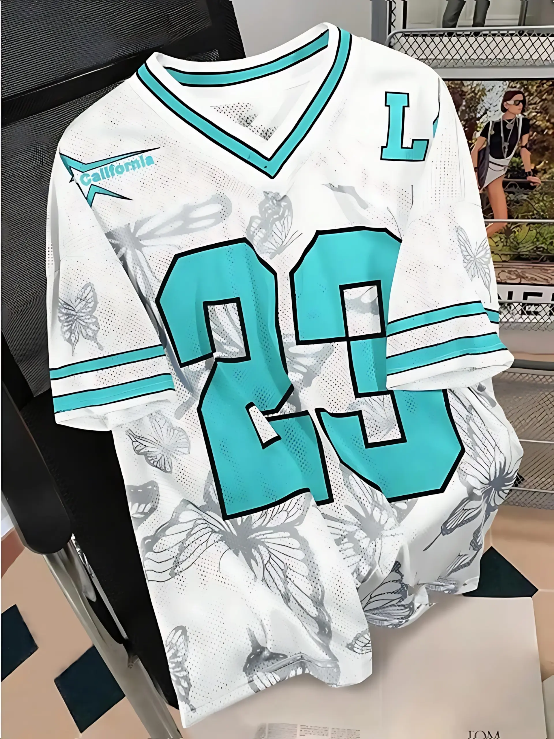 2025 Summer New Men's T-shirt Casual sporty breathable and lightweight V-neck men's T-shirt - Image 6