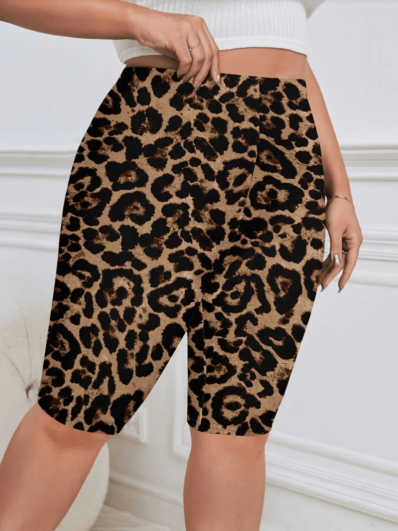 Plus Size Women Elastic Waist Leopard Print Bermuda Leggings - Image 3