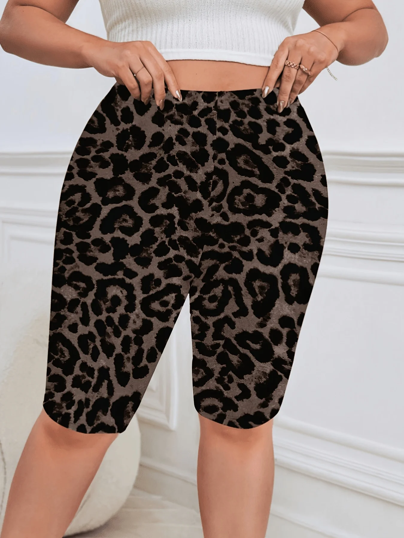 Plus Size Women Elastic Waist Leopard Print Bermuda Leggings - Image 4