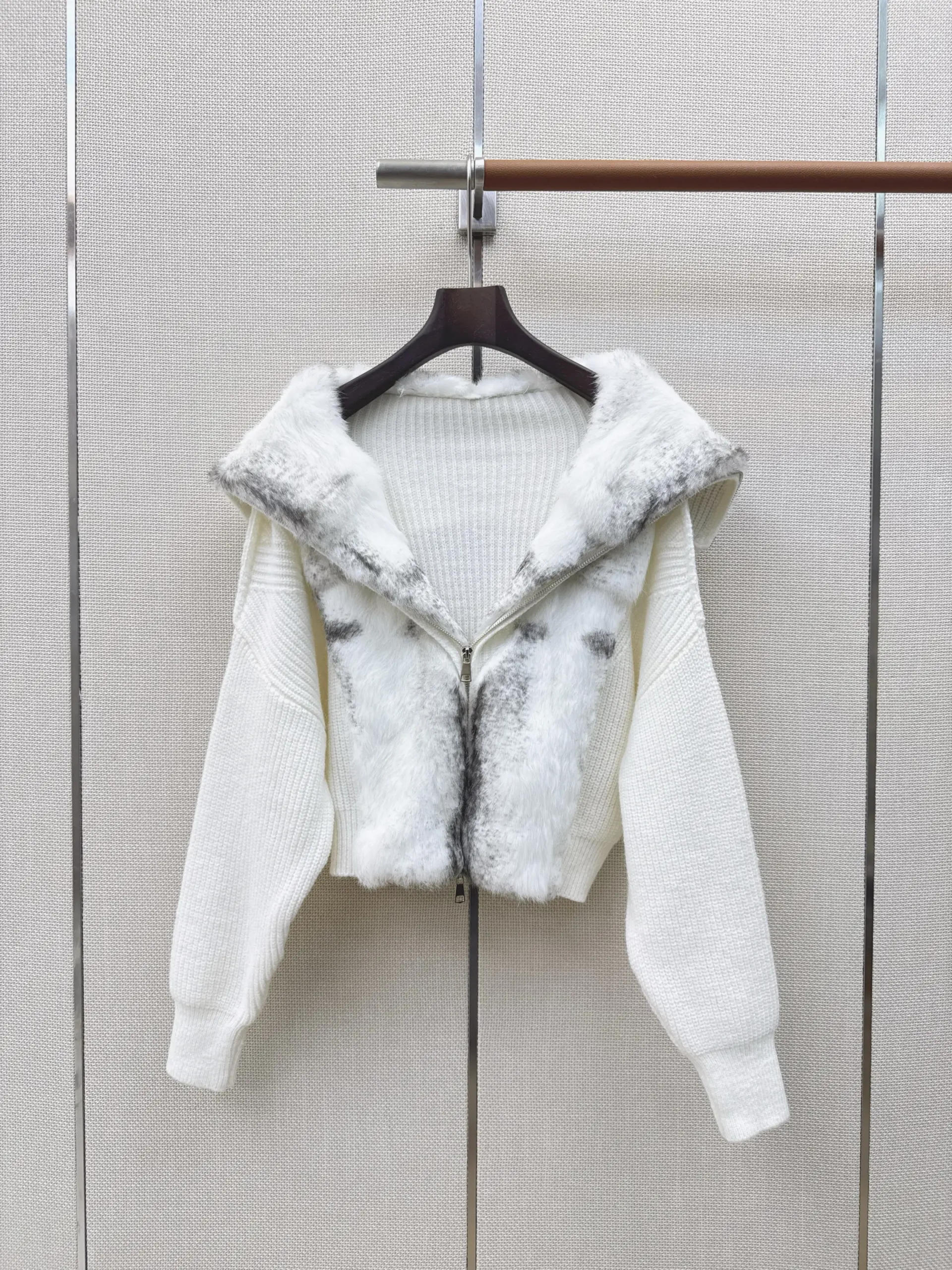 2026 Women Autumn Winter Spliced Fuzzy Hooded Cropped Jacket ZX5705